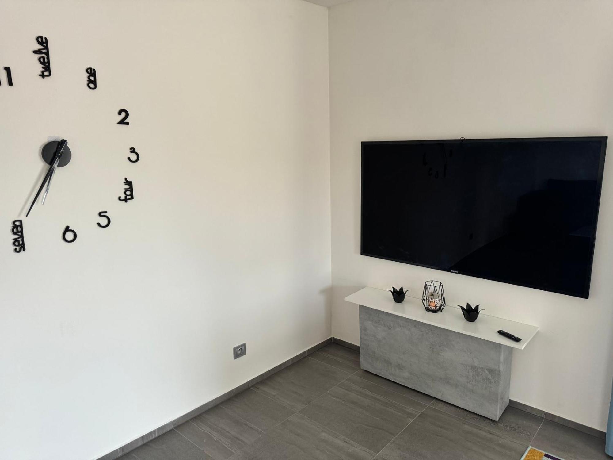 פראג Byt Apartman 74M2 Vyhled Klid Priroda מראה חיצוני תמונה
