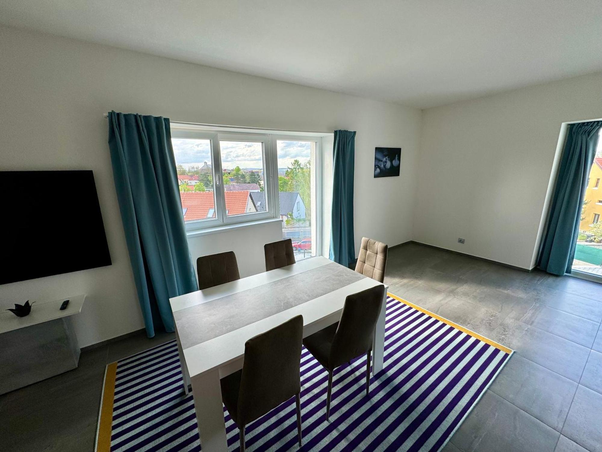 פראג Byt Apartman 74M2 Vyhled Klid Priroda מראה חיצוני תמונה