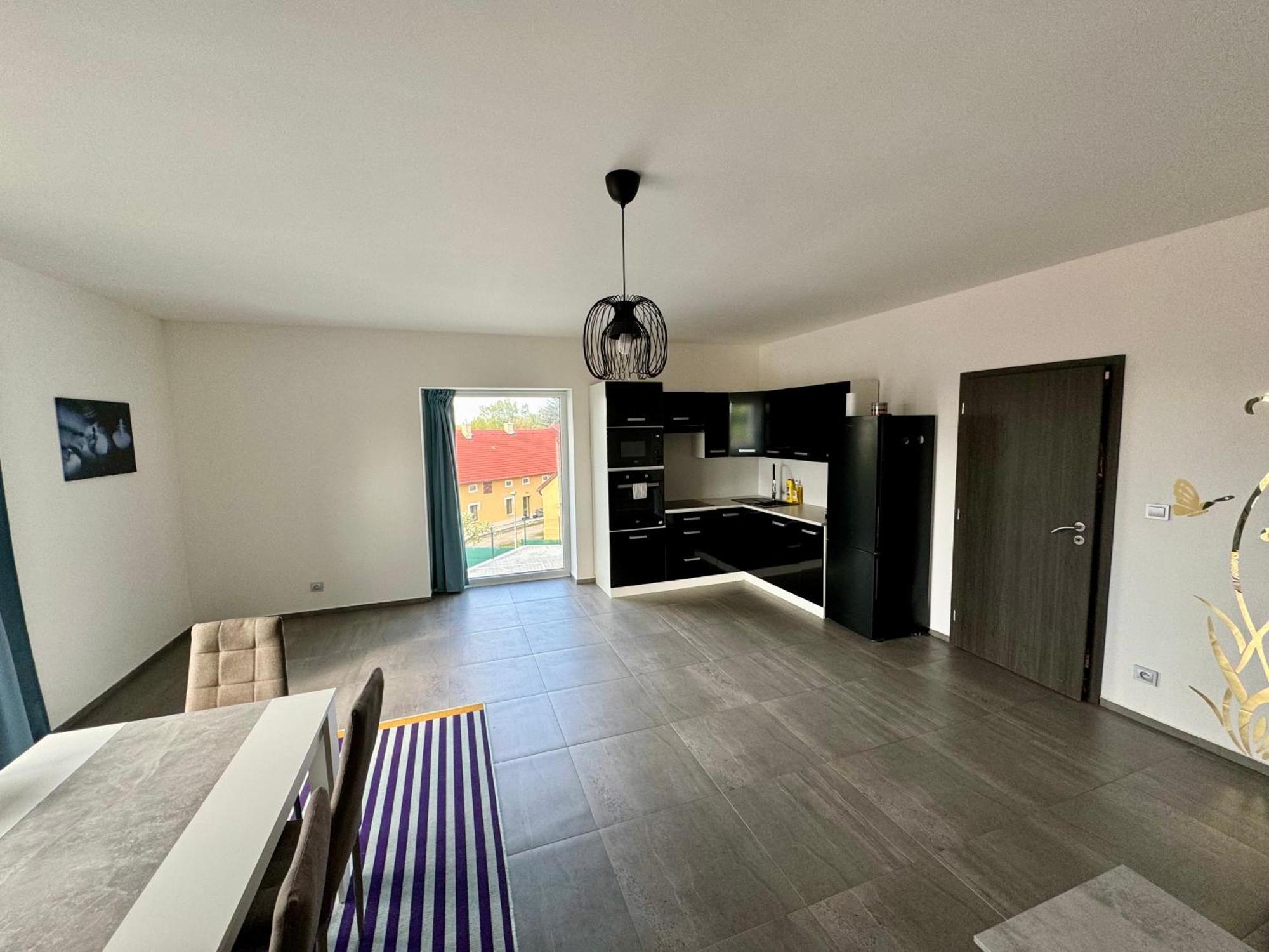 פראג Byt Apartman 74M2 Vyhled Klid Priroda מראה חיצוני תמונה