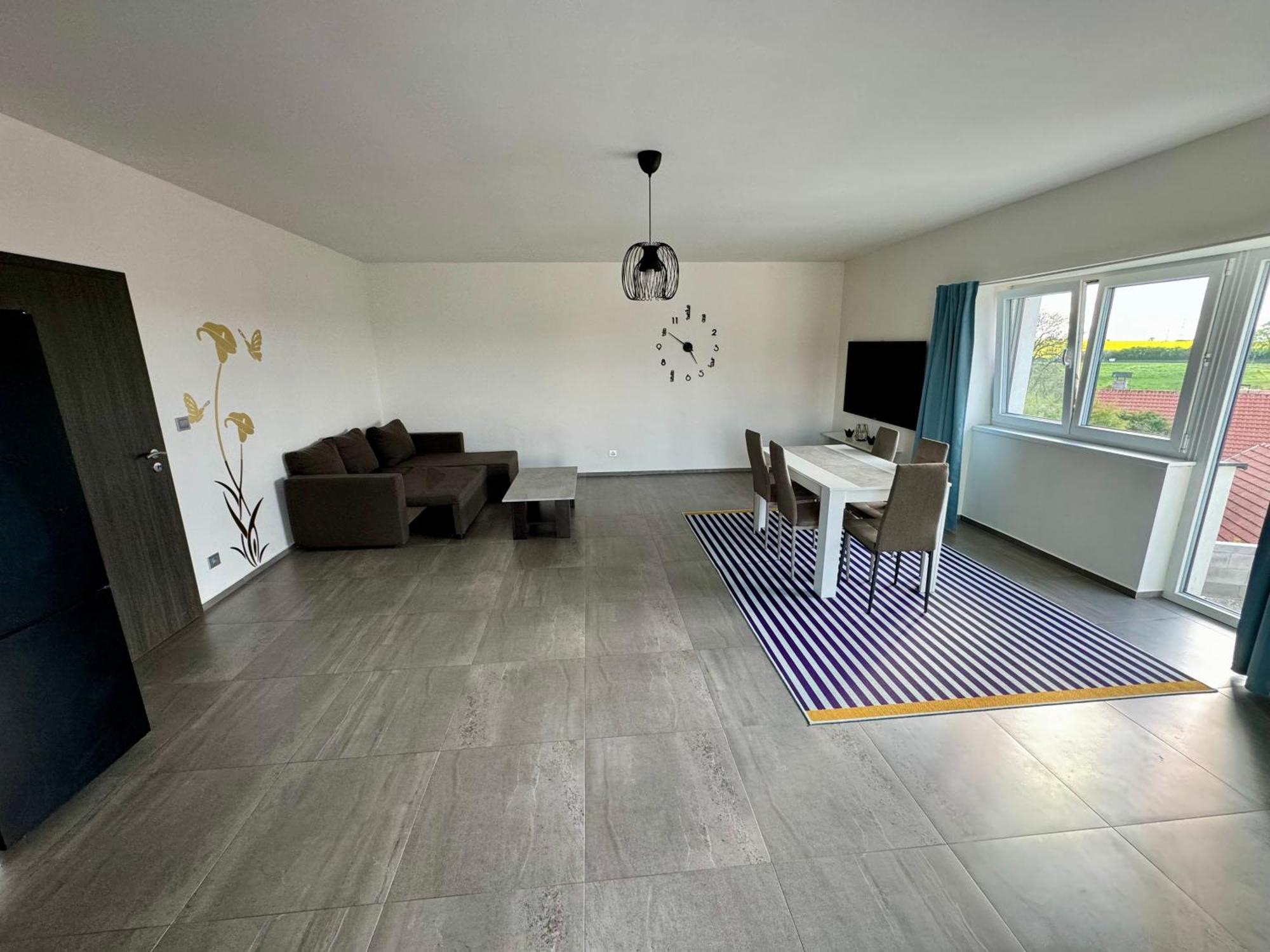 פראג Byt Apartman 74M2 Vyhled Klid Priroda מראה חיצוני תמונה
